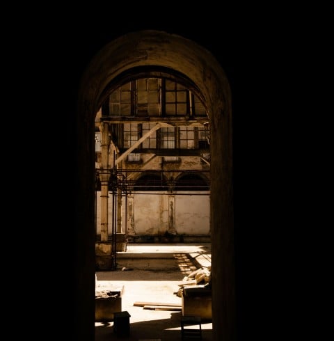 Il chiostro di Santa Caterina a Formiello, Napoli