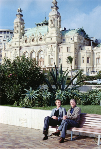 Francis Bacon con Reinhard Hassert a Montecarlo, novembre 1981 (foto Eddy Batache, MB Art Collection)