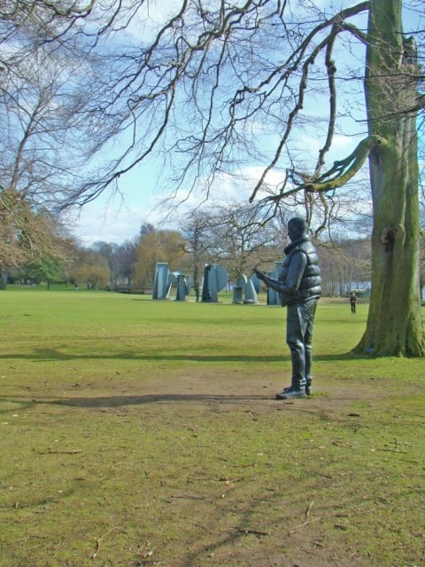 Tom Price, Network, 2012. Anthony Caro, Promenade, 1996 - Yorkshire Sculpture Park