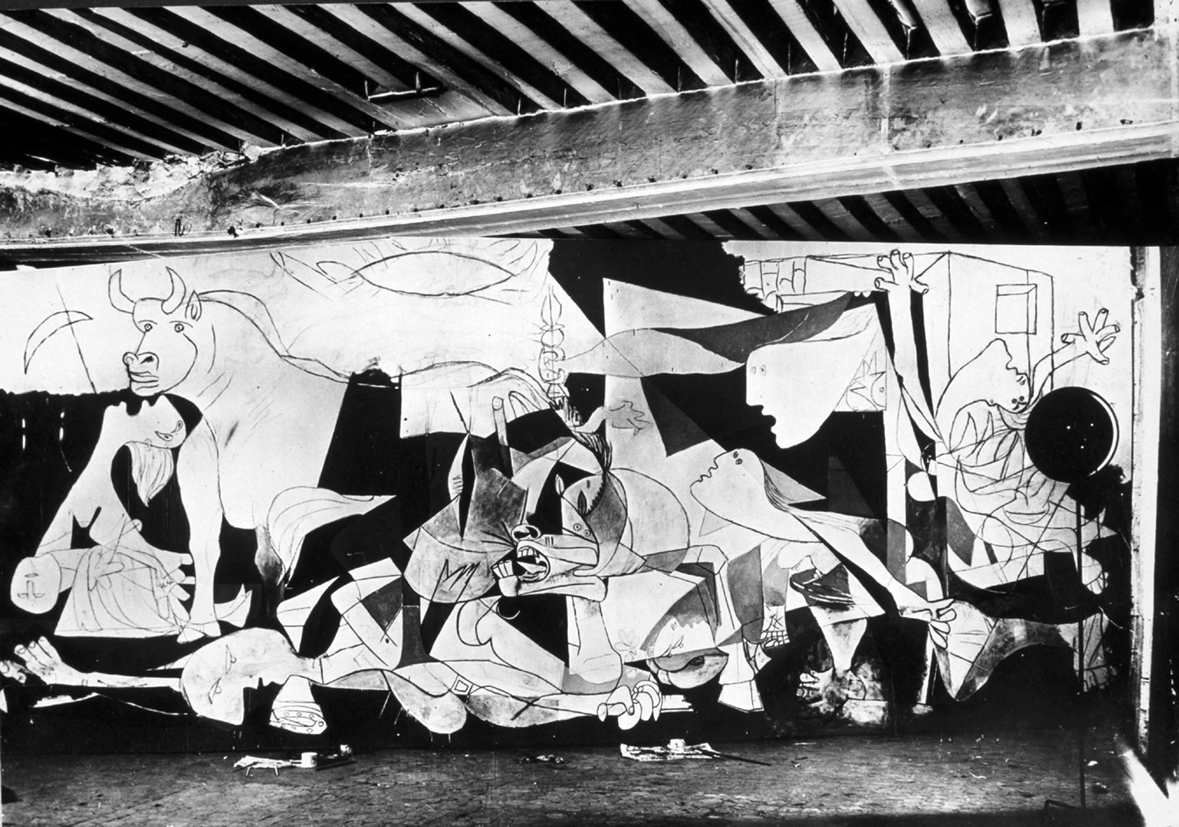 Dora Maar, Reportage sur l'évolution de Guernica, 1937 - Gelatina al bromuro d'argento, cm 17,9x23,9 - Madrid, Museo Nacional Centro de Arte Reina Sofía - photo credit: Archivo Fotografico Museo Nacional Centro de Arte Reina Sofía, Madrid