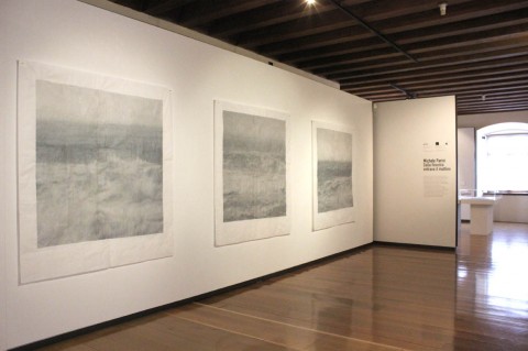 Veduta della mostra di Michele Parisi, "Dalla finestra entrava il mattino"