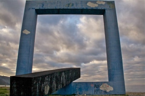 Tano Festa, Monumento per un Poeta Morto, 1989 - Fiumara d'Arte