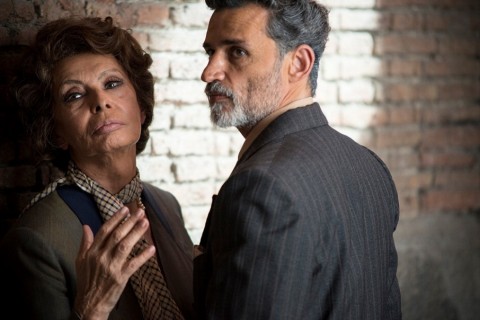 Sofia Loren e Enrico Lo Verso in La voce umana, 2014