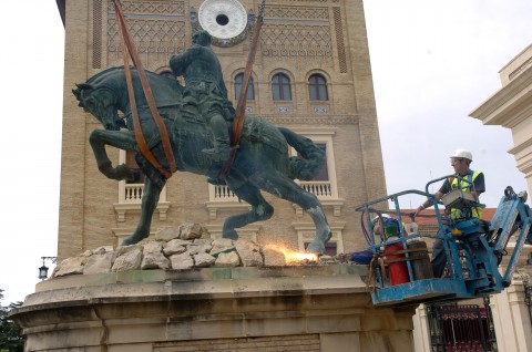 La rimozione della statua di Franco da Zaragoza