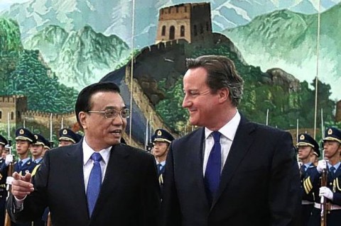 Li Keqiang e David Cameron a Pechino