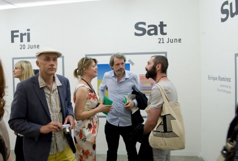 Lorenzo Benedetti nello stand di Gallerist Programme (foto Kirsten de Graaf)