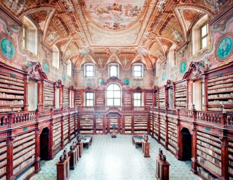 Fondazione Bisazza - Biblioteca dei Girolamini Napoli I 2009. Candida Höfer