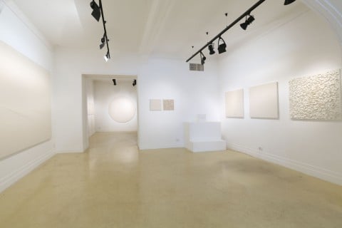 Carlo Rea - IMPERMANENZE - Forme e immagini delle superfici in fluttuazione - Panoramica della mostra - Roma, 2014 - Courtesy Gallerja