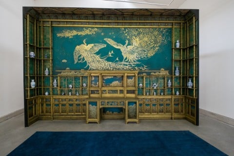 James McNeill Whistler, Harmony in Blue and Gold- The Peacock Room, 1876–77. Copia di Olivia du Monceau, 2014. Foto Mark McNulty, courtesy Liverpool Biennial