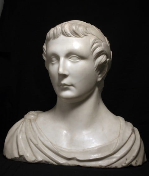 Busto ritratto di Federico II di Svevia, XIII sec. Marmo lunense. Roma, Collezione Dino ed Ernesta Santarelli, inv. 30 C