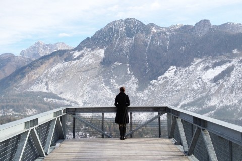 Nuovo Spazio di Casso - la passerella verso il Monte Toc