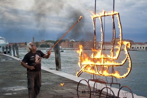 Paolo Buggiani, La Tempesta, performance in collaborazione con Modes, a cura del Collettivo Gli Impresari a Giudecca 795 (foto Francesca Dal Bo)