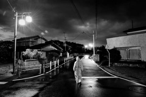 Pierpaolo Mittica Makomi in cerca di animali abbandonat, Fukushima,Odaka, zona di esclusione, 2011