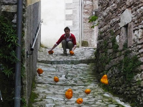 jeremy laffon, artista francese parte del progetto PIANO, ha appena terminato il suo mese di residenza a casso