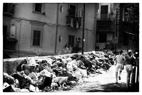 Napoli, degrado ai Quartieri Spagnoli