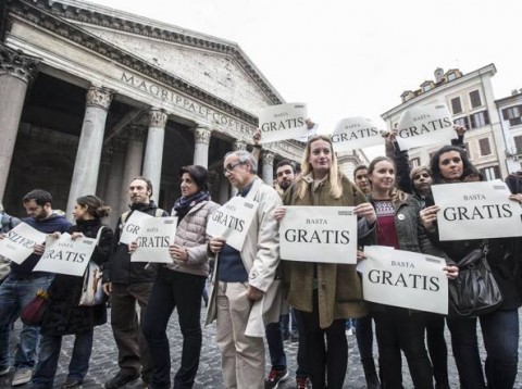 Proteste dei lavoratori della cultura al Pantheon di Roma, 29 novembre 2014
