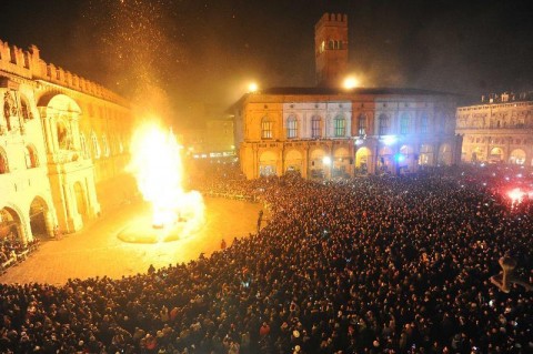 Il falò del Vecchione, a Bologna