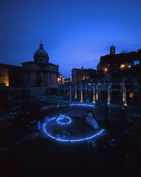 La Spirale di Mario Merz al Foro di Cesare fotografata da Claudio Abate, 2003