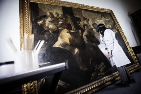 La tela di Luca Giordano in restauro - foto Ansa