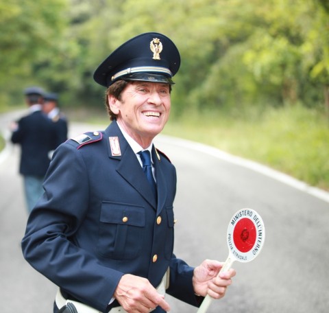 Gianni Morandi sul set del video di Solo insieme saremo felici (2013)