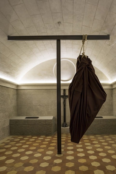 Jannis Kounellis, Senza titolo (Svelamento), 2012. Foto Luca Casonato