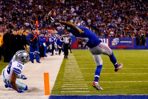 Al Bello (USA) - Getty Images, La presa di Beckham durante il match tra Dallas Cowboys e New York Giants, il 23 novembre 2014