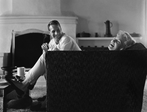 Paul Newman and Joanne Woodward at their Beverly Hills home in 1958 - © Sid Avery : mptvimages.com