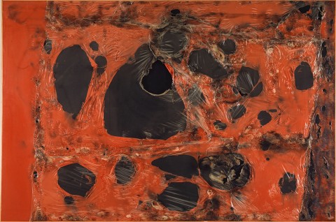 Alberto Burri, Rosso plastica M 2, 1962 – collezione privata – © 2014 Artists Rights Society (ARS), New York : SIAE, Roma