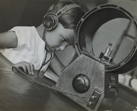 Alexander Rodchenko, Radio-listener, 1929 - Collection of Moscow House of Photography Museum - © A. Rodchenko – V. Stepanova Archive
