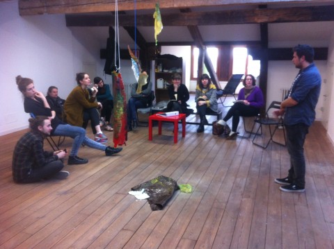 Durante le studio visit a Palazzo Carminati, Fondazione Bevilacqua La Masa (Foto Lorenzo Balbi)