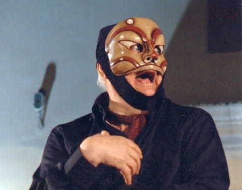 Dario Fo con la maschera di Arlecchino Gatto - apertura del Museo Internazionale della Maschera Amleto e Donato Sartori, Abano Terme, 2005