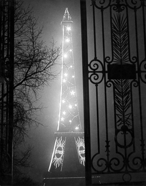 Torre Eiffel, 1932 © Estate Brassaï