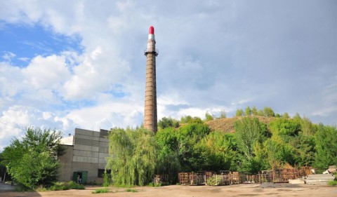 La scultura di Pascale Marthine Tayou distrutta all'Izolyatsia Arts Center di Donetsk