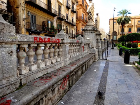 Vandalismi per la Cattedrale di Palermo - foto Mobilita.org