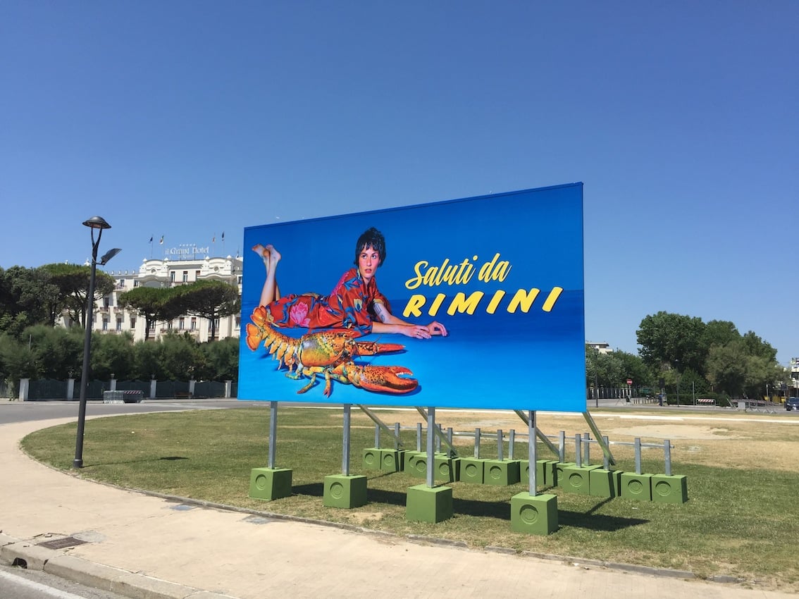 Maurizio Cattelan - Saluti da Rimini