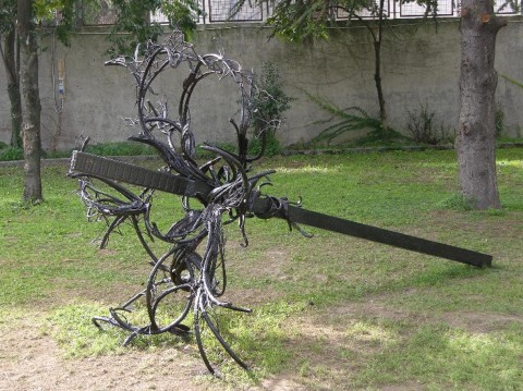 La scultura dell'artista giapponese Kaori Kavakami, rubata a Casoria