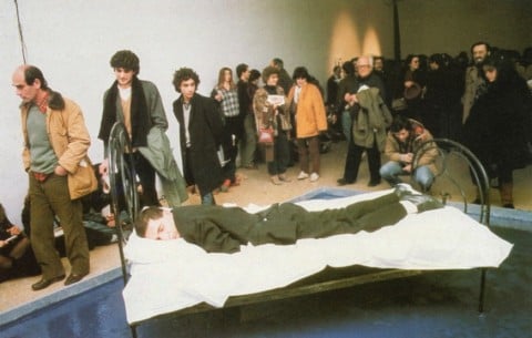 Gianni Colosimo in Il grande sonno della trapezista, Galleria Nazionale d'Arte Moderna di Roma, 1981 - photo Paolo Quinto Vido