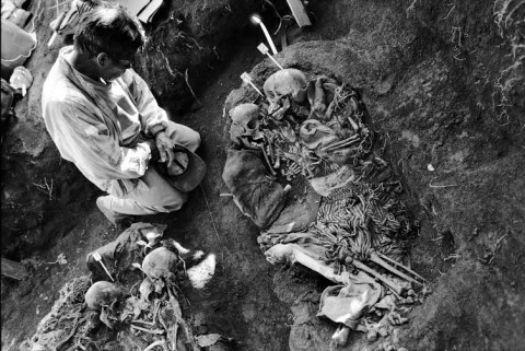 La verdad bajo la terra. Guatemala, el genocidio silenciado, di Eva Vilamala
