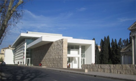 L'edificio dell'Ara Pacis. Occorre chiedere l'autorizzazione a Richard Meier?