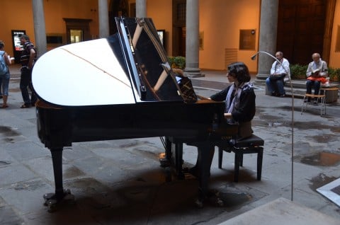 Alessandra di Nardo esegue Vexations di Erik Satie, al festival Sonic Somatic di Firenze