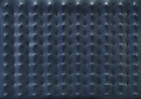 Enrico Castellani, Senza titolo (Superfice blu), 1961, inchiostro di china e cera su tela, 50 x 70 cm