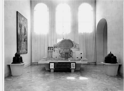 ll modello del Pantheon esposto in Galleria Leonardo alla fine degli anni '50