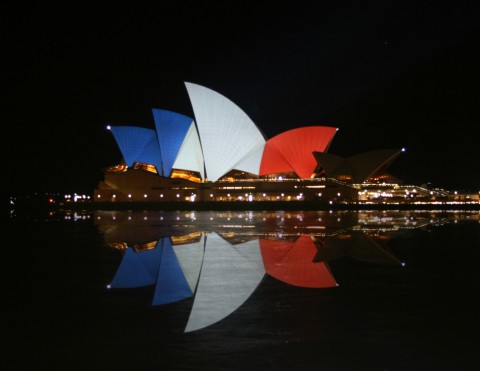 Il tricolore francese sulla Sydney Opera House