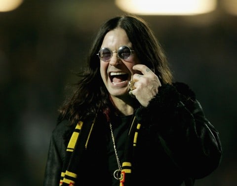 Ozzy Osbourne nel novembre del 2004 a Watford, Inghilterra (Photo by Bryn Lennon/Getty Images)