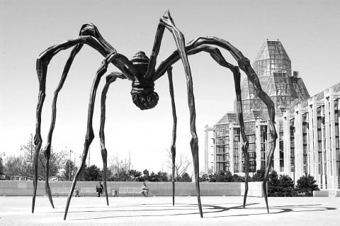 Louise Bourgeois, Maman, 1999