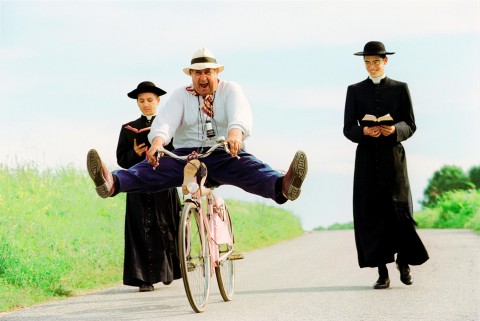 Tinto Brass sul set di Monella, foto di Gianfranco Salis (© Archivio privato di Tinto Brass)