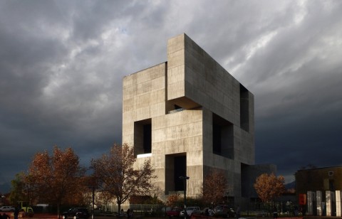 Alejandro Aravena + Elemental, Centro de Innovación Uc Anacleto Angelini, Santiago del Cile 2011-13 – photo Nina Vidic