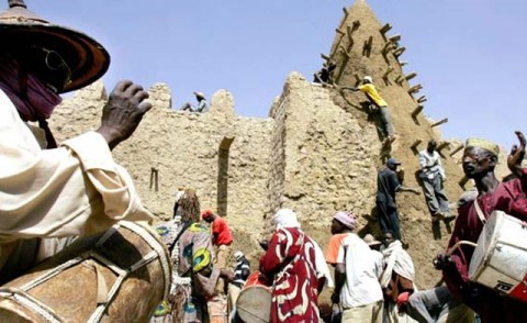 Edifici presi d'assalto da Ansar Dine nel Mali (da video ibtimes.co.uk)