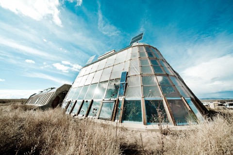 Earthship – Don’t Flush Your Freedom