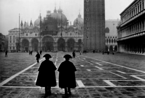 Una celebre immagine veneziana di Fulvio Roiter